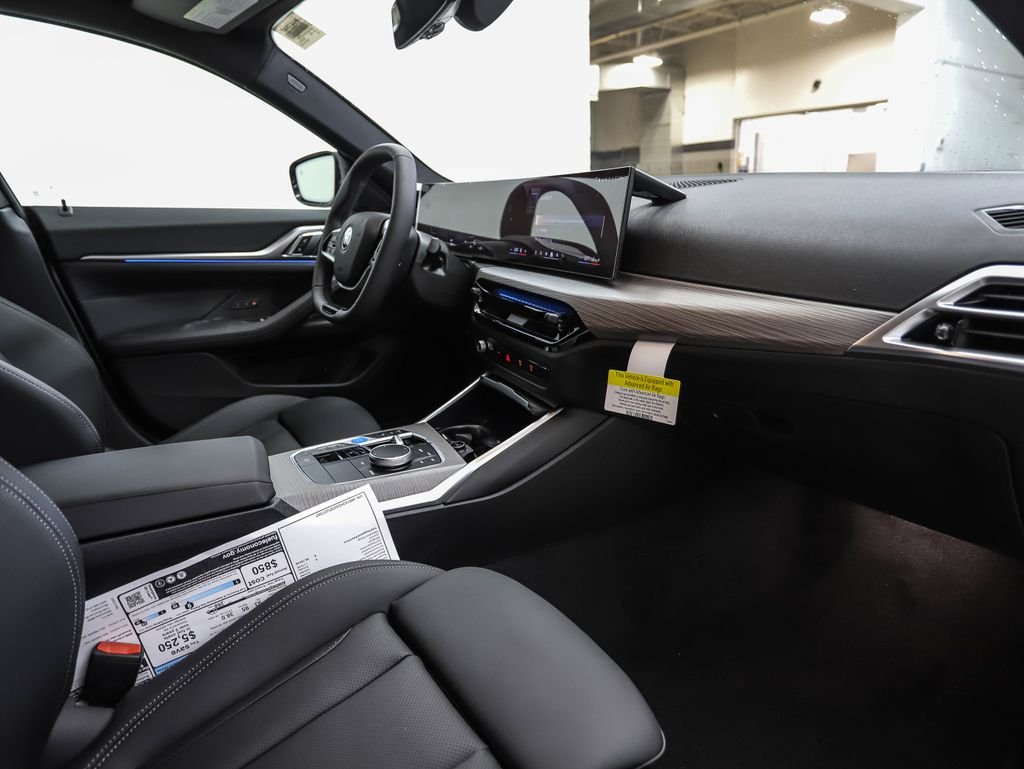 2025 BMW i4 40 - Photo 28
