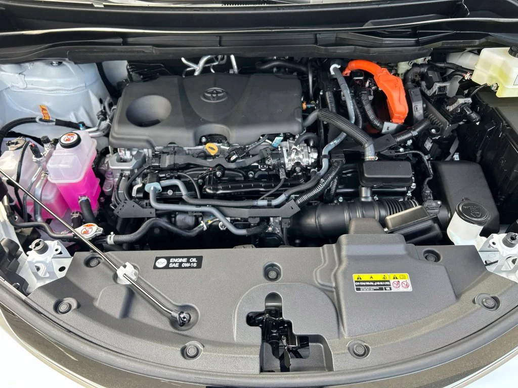 New 2026 Wind Chill Pearl Toyota Platinum image 25