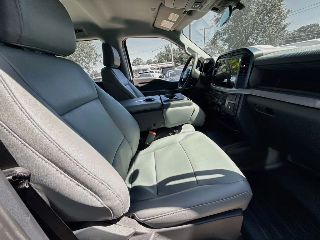 New 2026 Oxford White Ford XL image 25