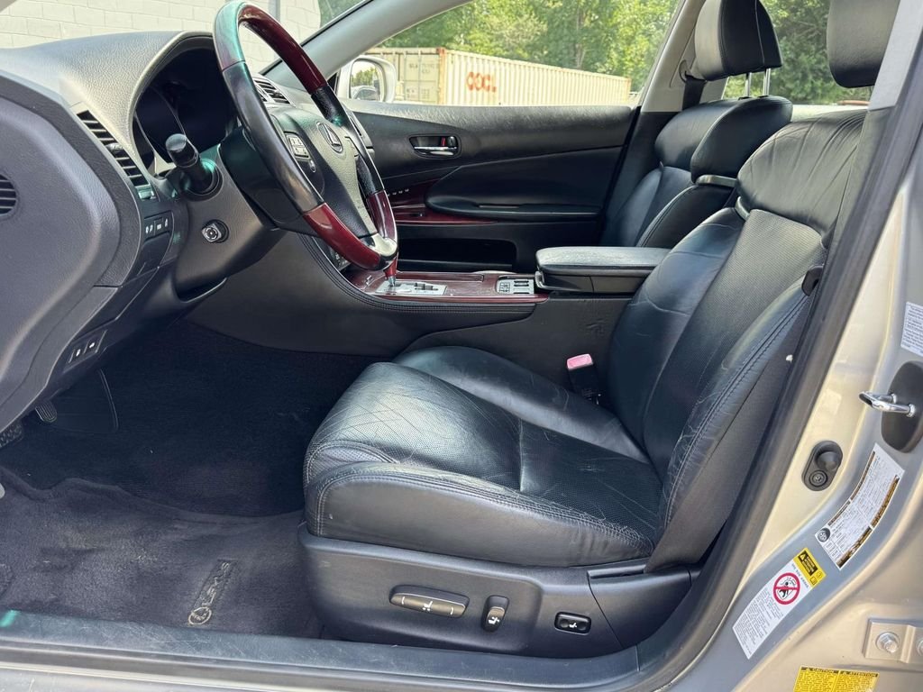 Used 2009 Silver Lexus 350 image 20