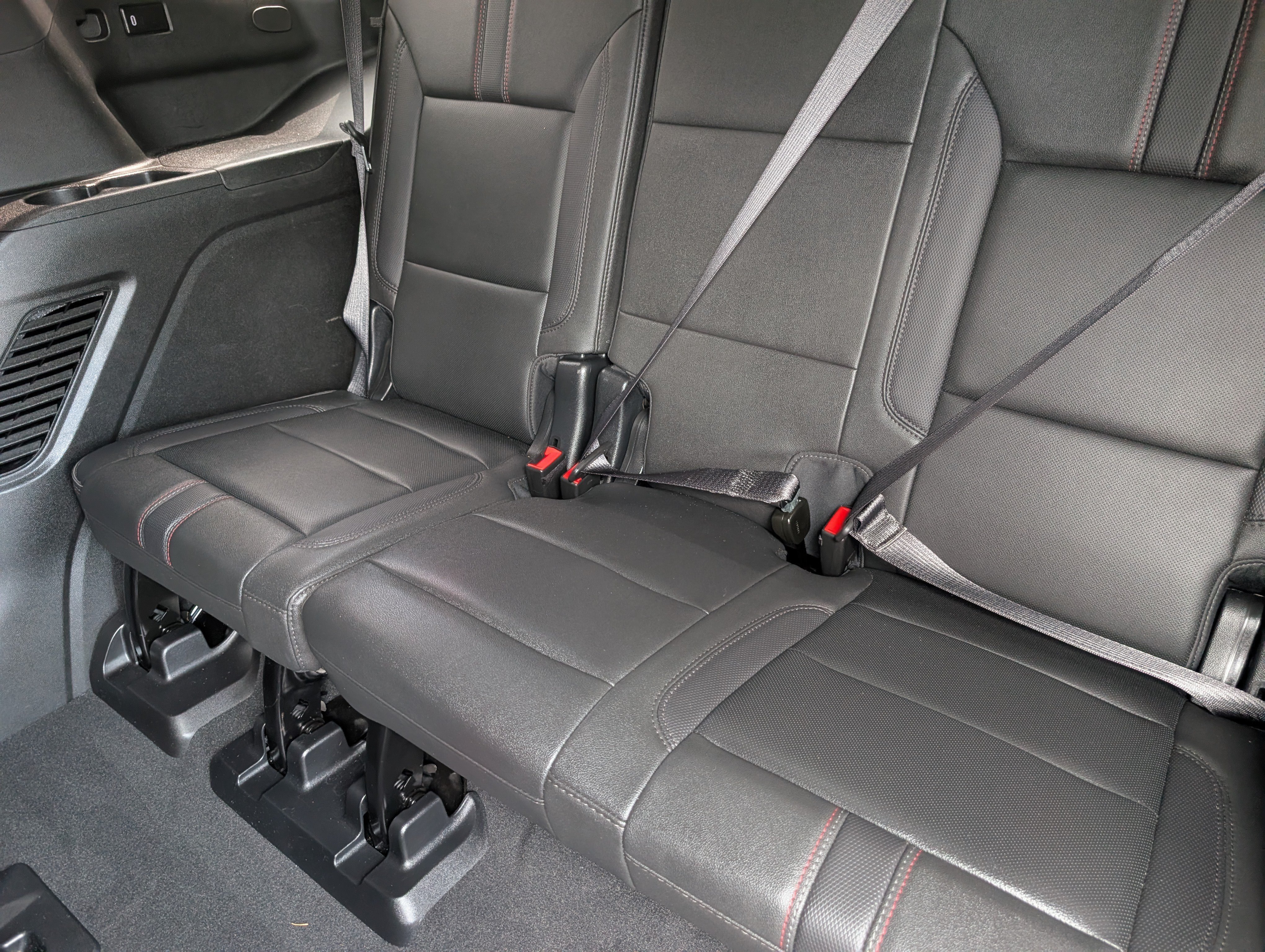 Used 2023 Iridescent Pearl Tricoat Chevrolet RST image 11