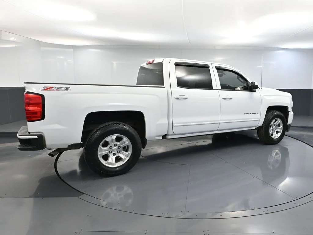 Used 2017 White Chevrolet LT image 6