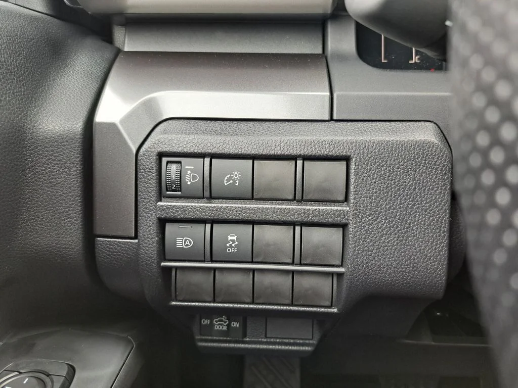 2026 Toyota Tacoma SR5 - Photo 15