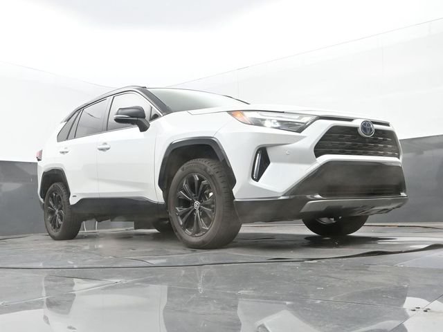 Used 2024 Wind Chill Pearl/Midnight Black Metallic Toyota XSE image 9