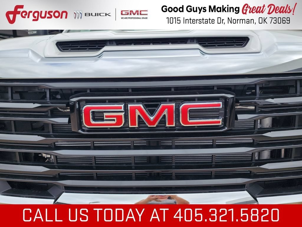 2026 GMC Sierra 3500HD Pro - Photo 9