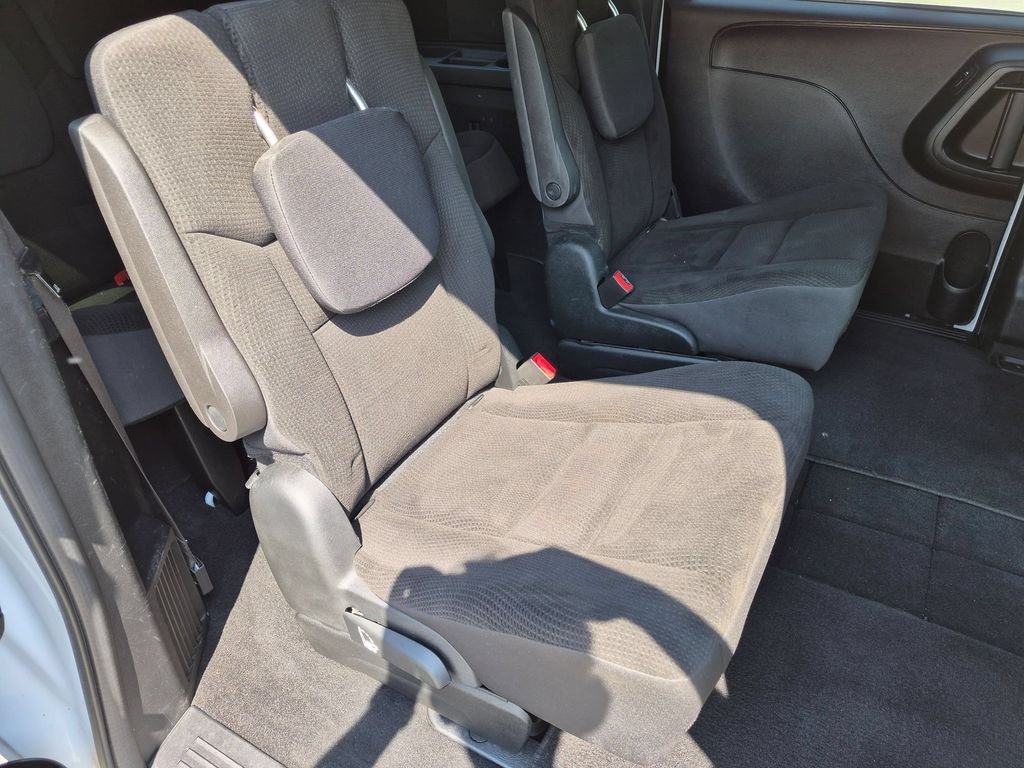 Used 2018 White Dodge SE Plus image 29