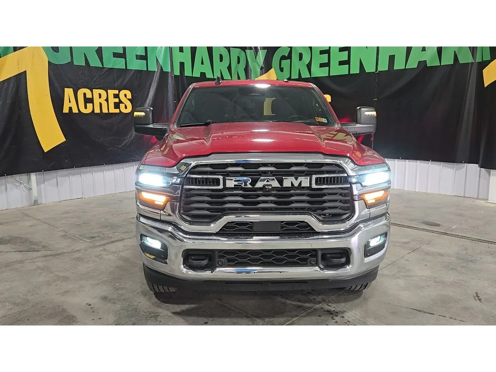 New 2026 Molten Red Pearl-Coat Exterior Paint RAM Tradesman image 2