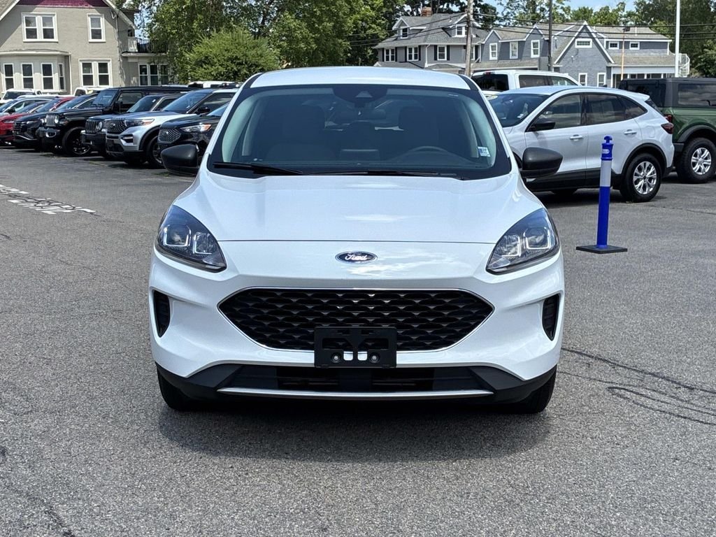 Used 2022 White Ford SE image 2