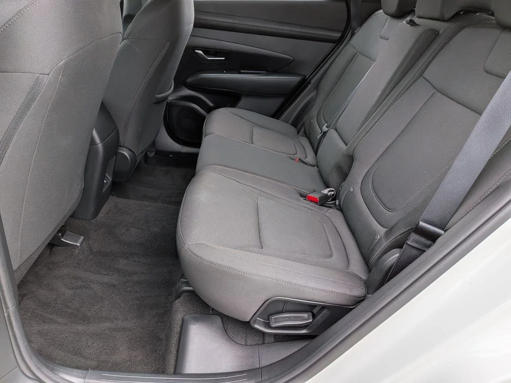 Used 2025 White Hyundai SE image 24