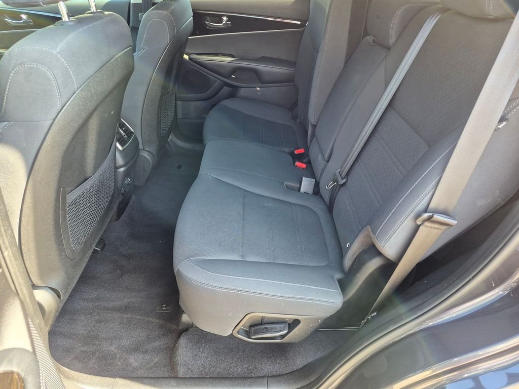2019 Kia Sorento LX - Photo 23