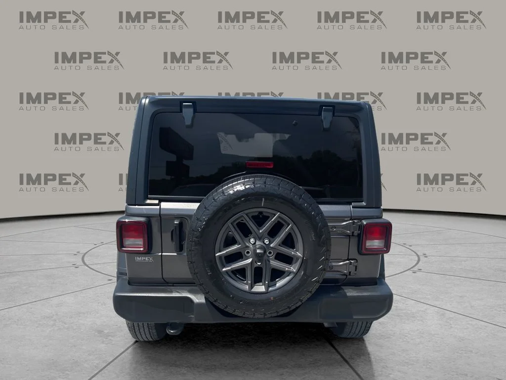 Used 2025 Gray Jeep Sport S image 4