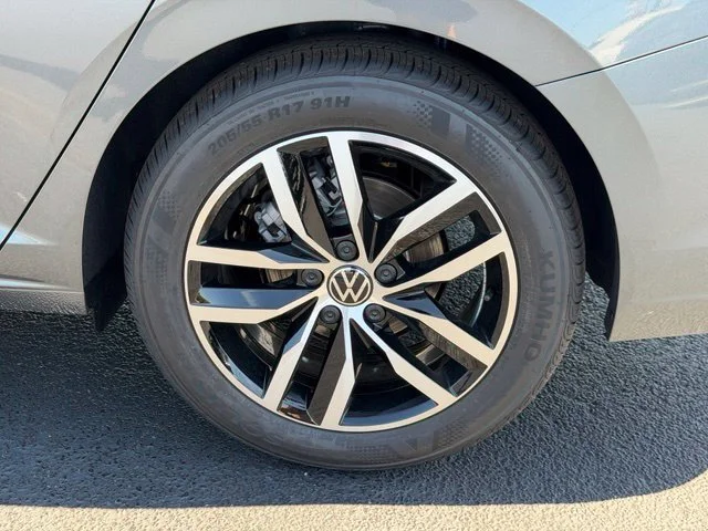New 2027 Platinum Gray Metallic Volkswagen 1.5T SE image 6