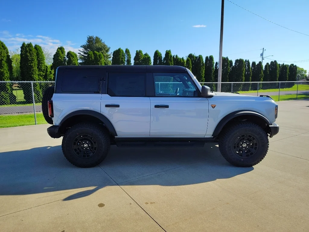 New 2026 Avalanche Gray Ford Badlands® image 8