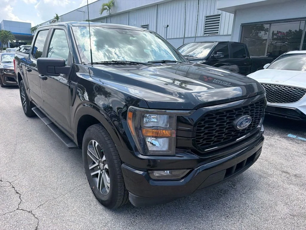 Used 2023 Agate Black Metallic Ford XL image 3