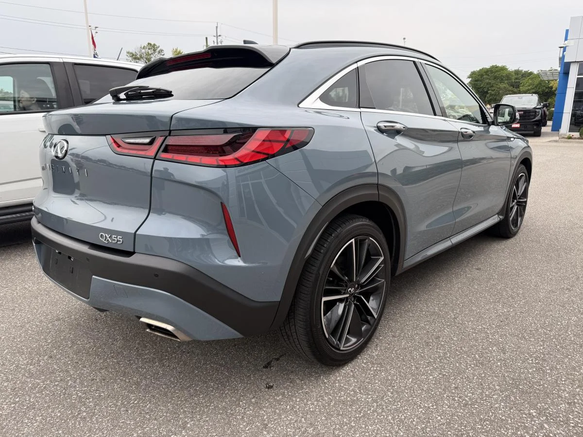 Used 2022 Grey INFINITI Sensory image 5