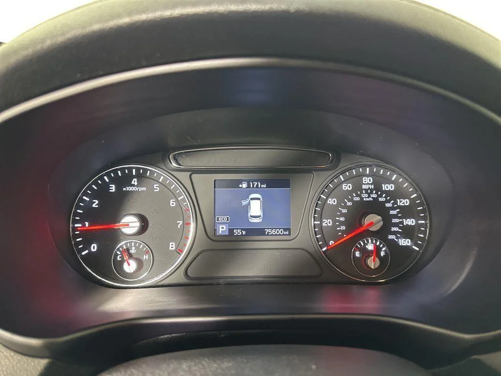 Used 2020 Snow White Pearl Kia LX image 25
