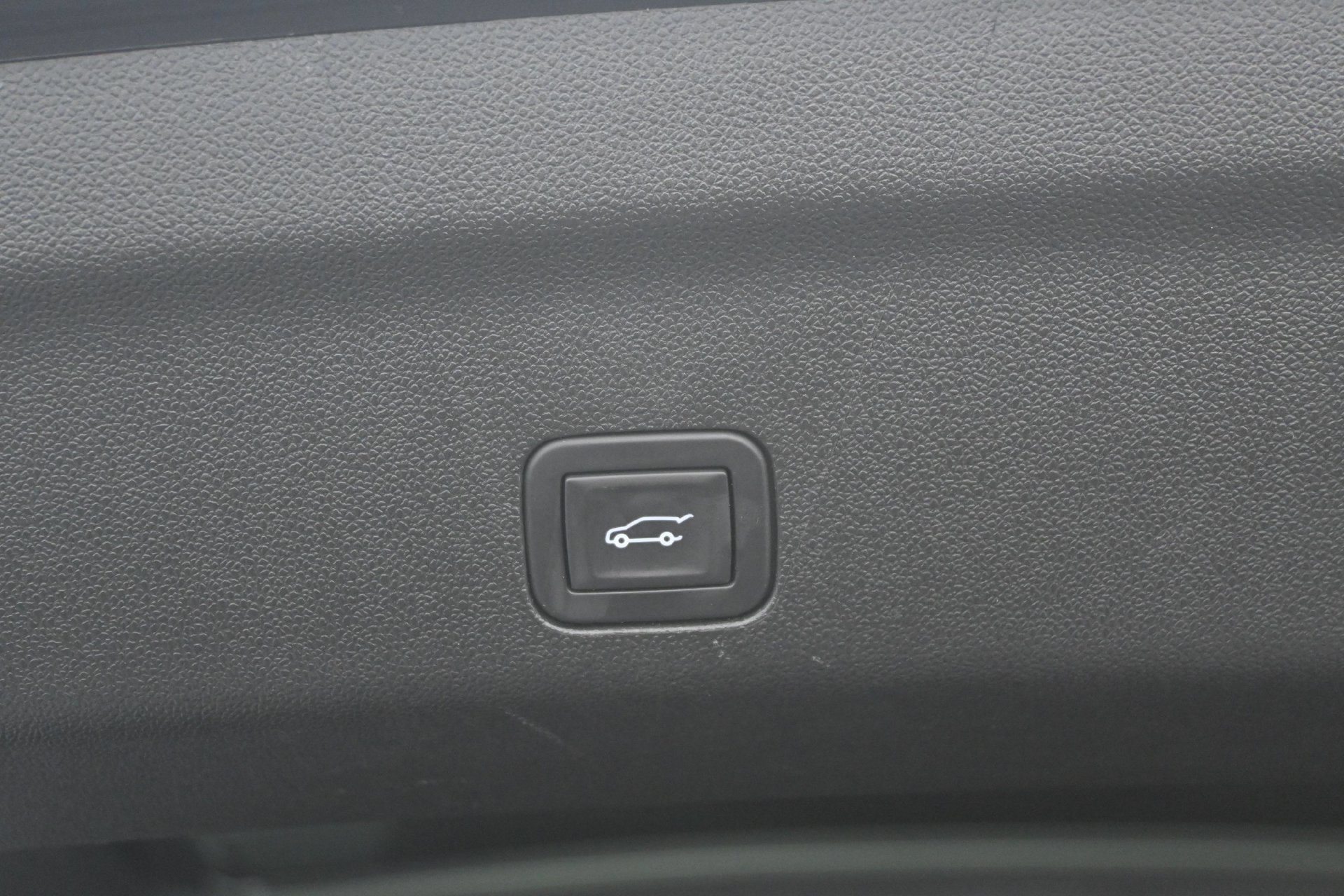 Used 2025 Black Chevrolet High Country image 20