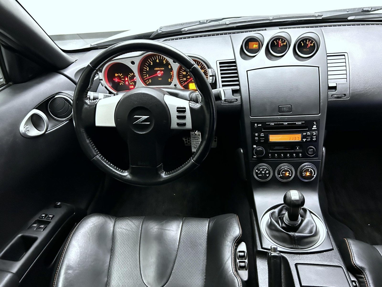Used 2005 Silver Nissan Grand Touring image 14