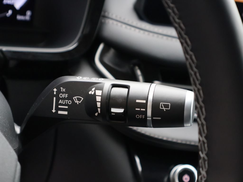 Used 2025 Graphite Shadow INFINITI Sensory image 36
