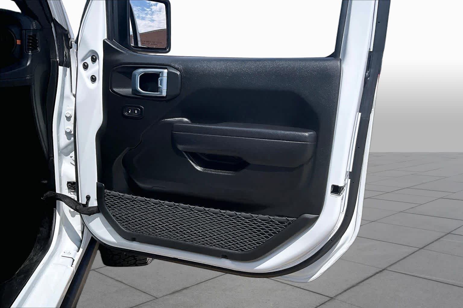 Used 2026 Bright White Clearcoat Jeep Mojave image 21