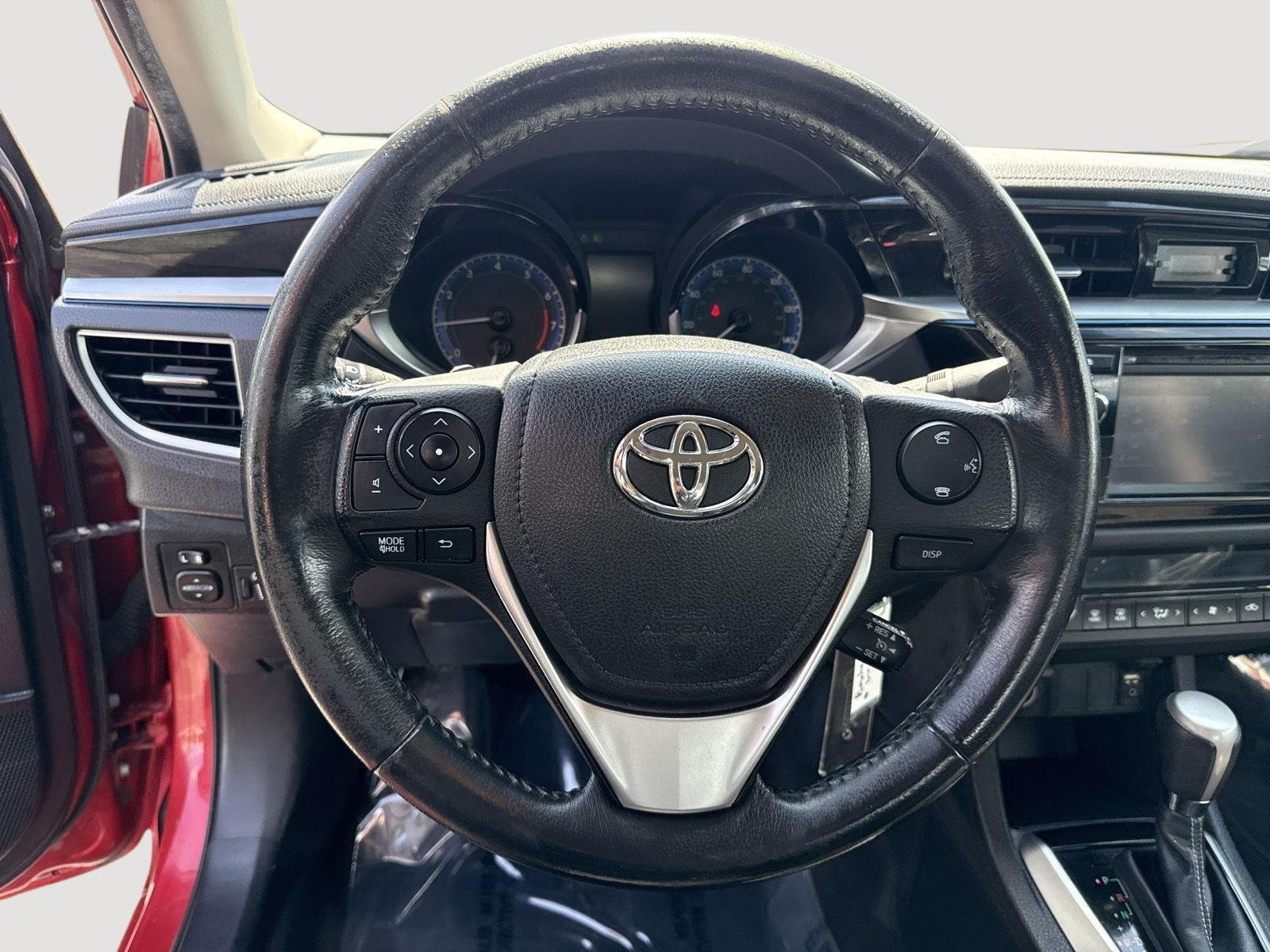 Used 2014 Barcelona Red Metallic Toyota S image 21