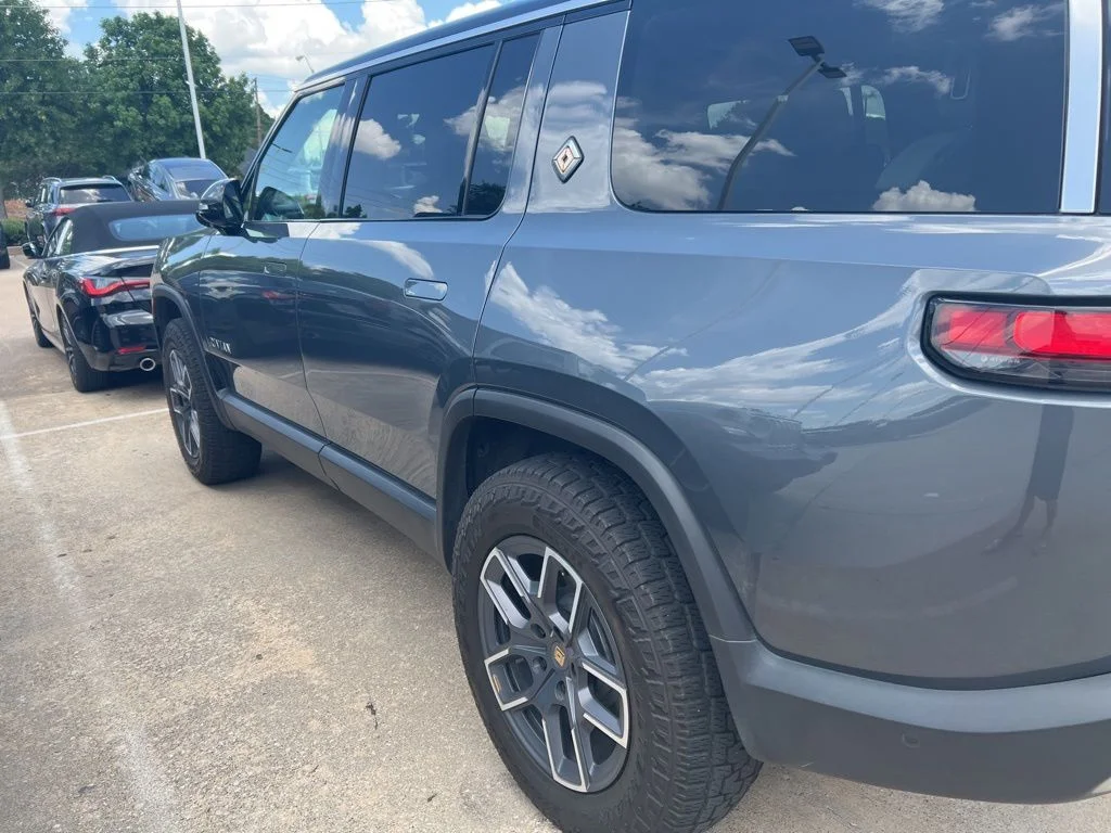 Used 2025 Gray Rivian  image 3