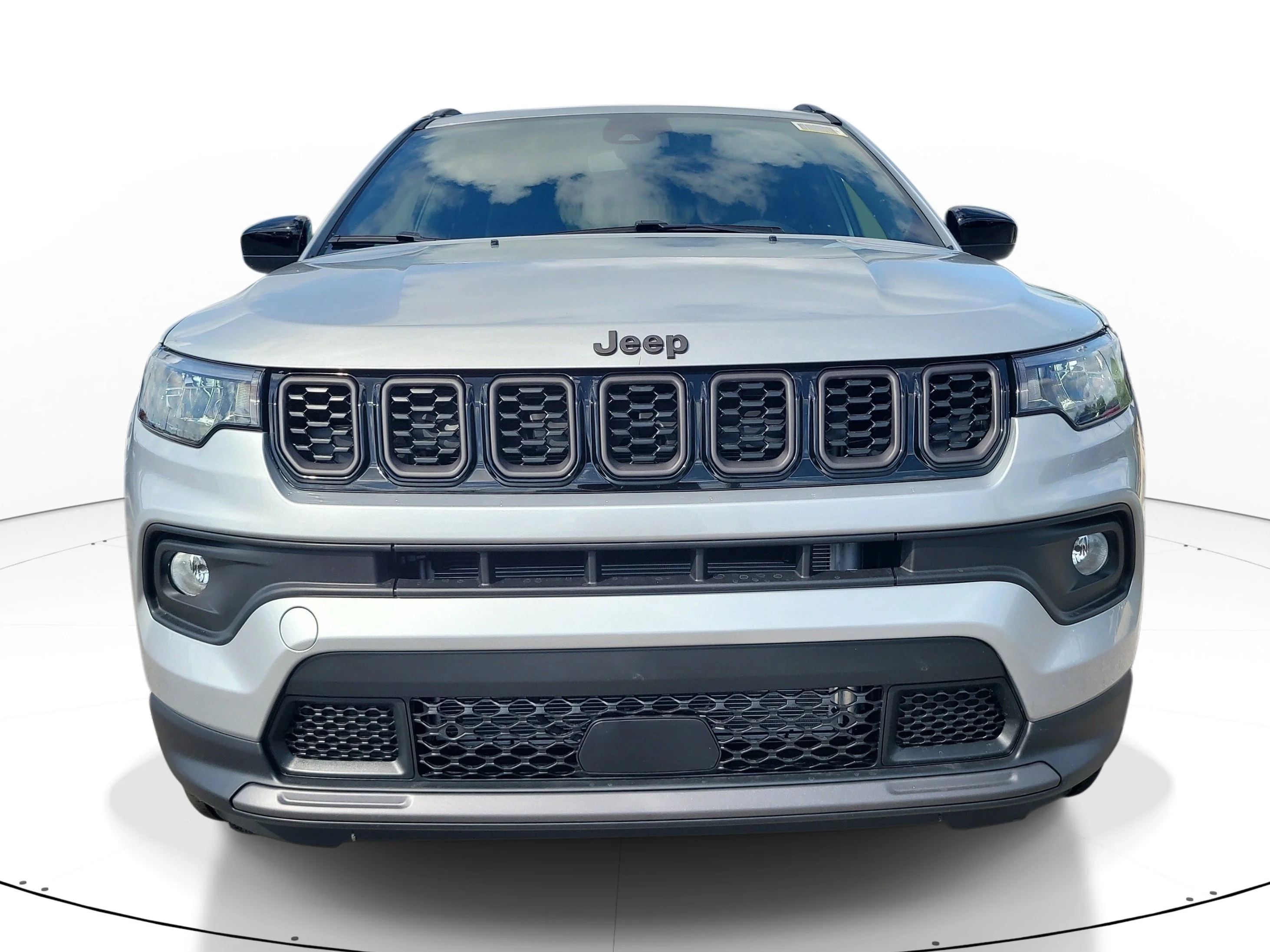 New 2026 Silver Zynith Metallic Clearcoat Jeep Latitude Altitude image 3