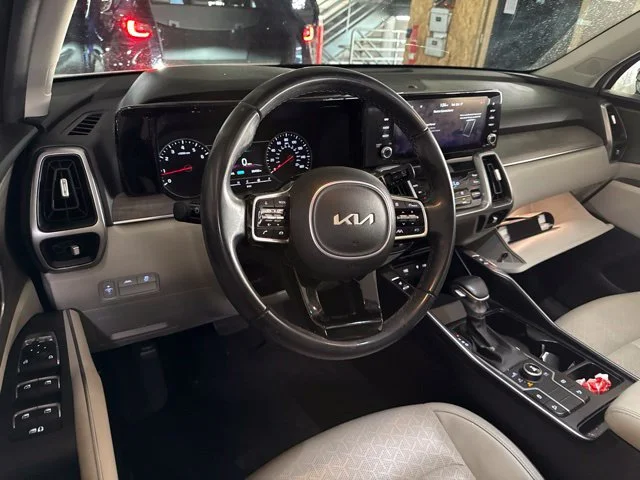 Used 2023 White Kia X-Line S image 7