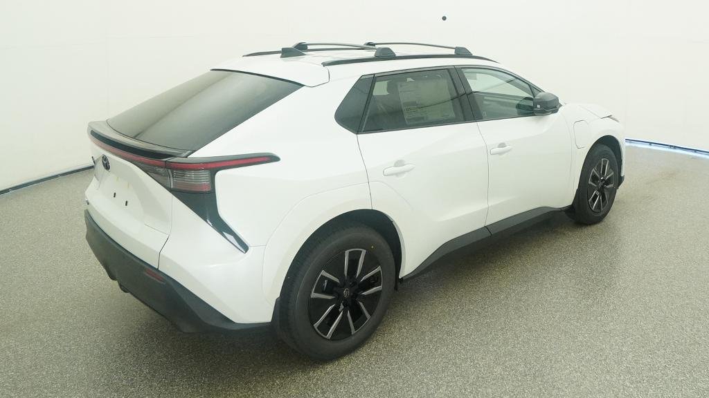 New 2026 Wind Chill Pearl Toyota XLE image 18