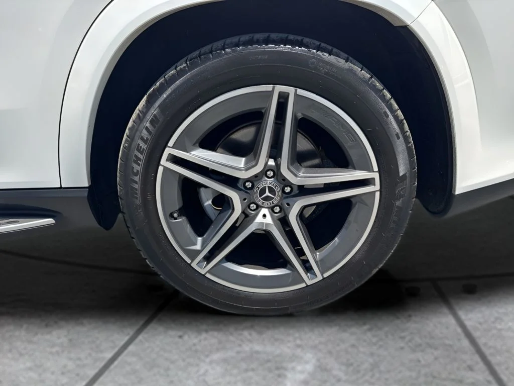 Used 2021  Mercedes-Benz GLS 580 image 33