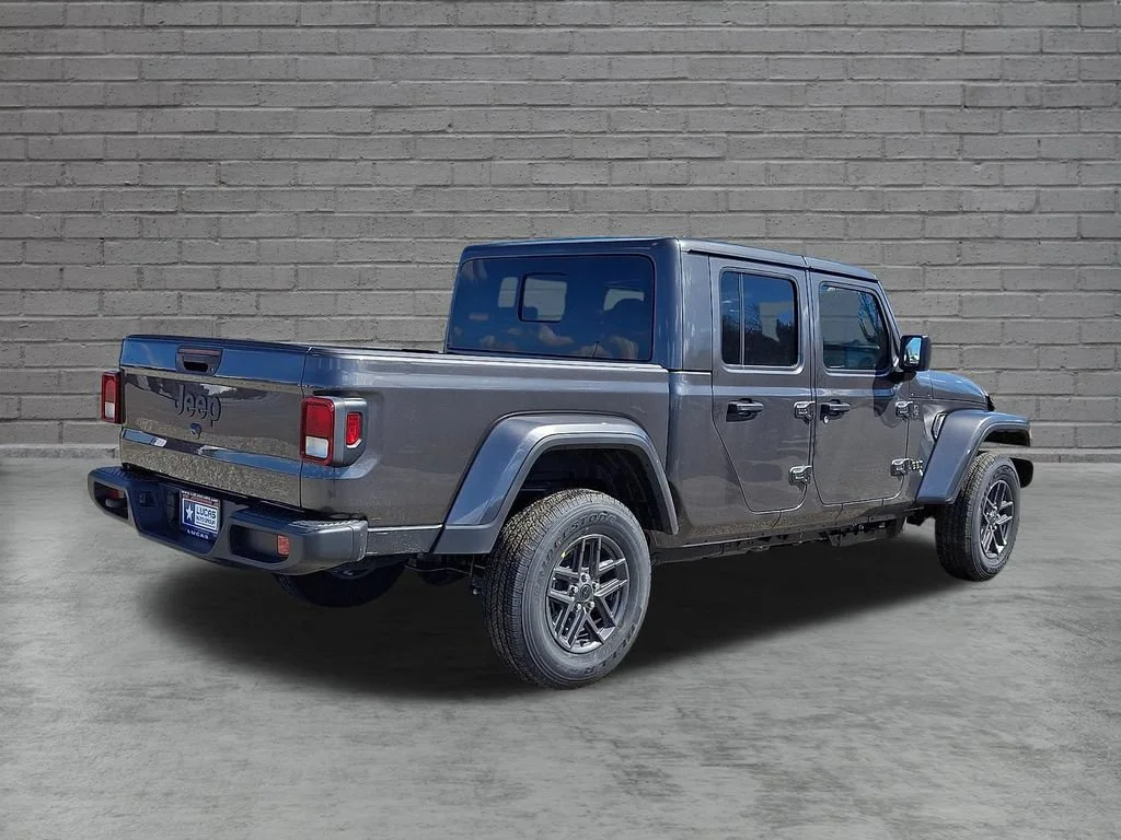 New 2026 Granite Crystal Metallic Clearcoat Jeep Sport S image 8