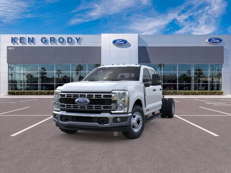 New 2026 Oxford White Ford XL image 3