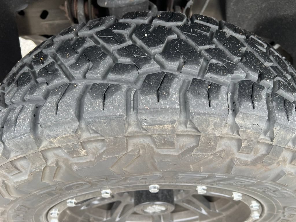 Used 2015 QUICKSILVER METALLIC GMC SLE image 8