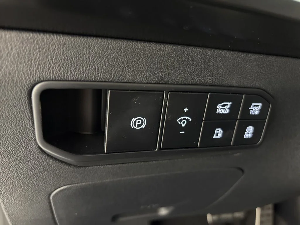 New 2027 Wolf Gray Kia X-LINE SX image 38