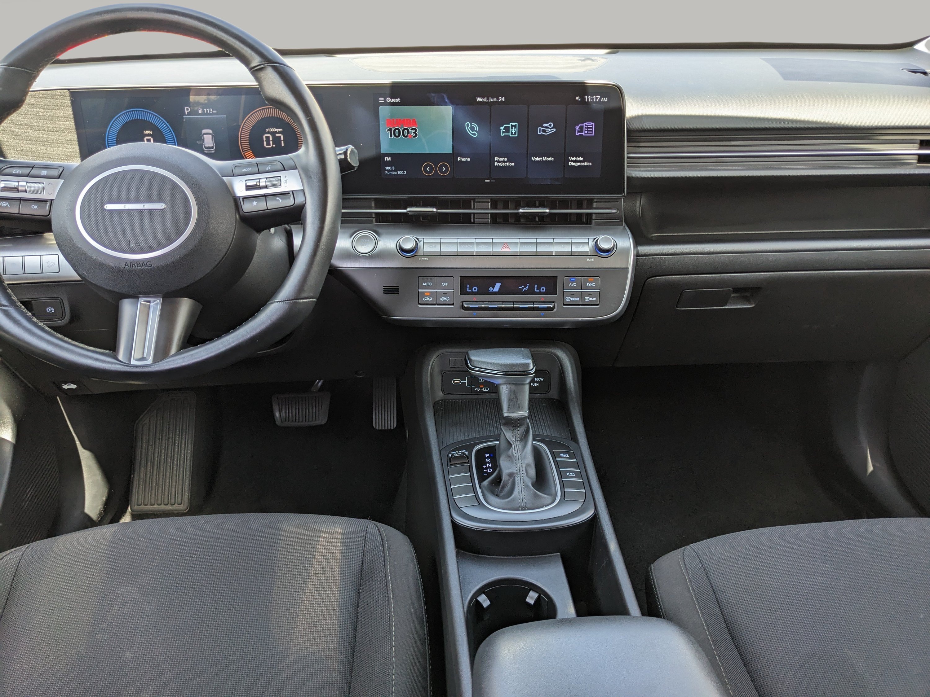Used 2025 Atlas White Hyundai SEL image 13