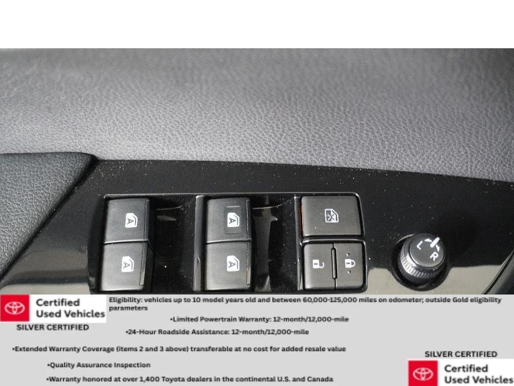 Used 2017 Blizzard Pearl Toyota Three Touring image 15