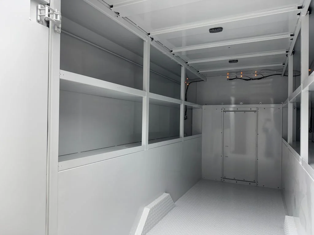 New 2026 Oxford White Ford Cutaway image 28