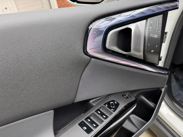 Used 2026 White BMW 30 xDrive image 11