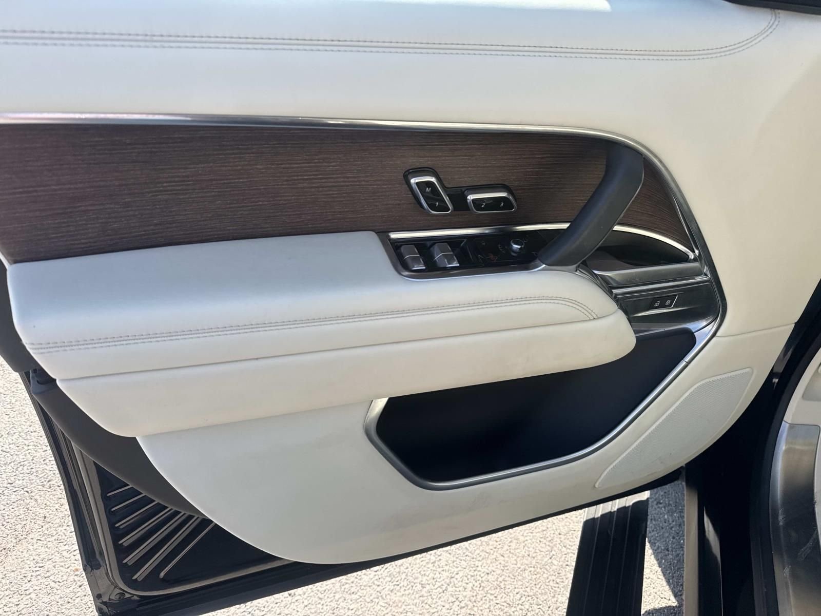 2023 Land Rover Range Rover SE - Photo 19