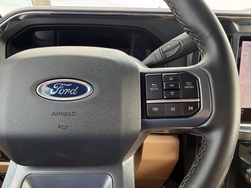 Used 2025 Gray Ford Lariat image 19