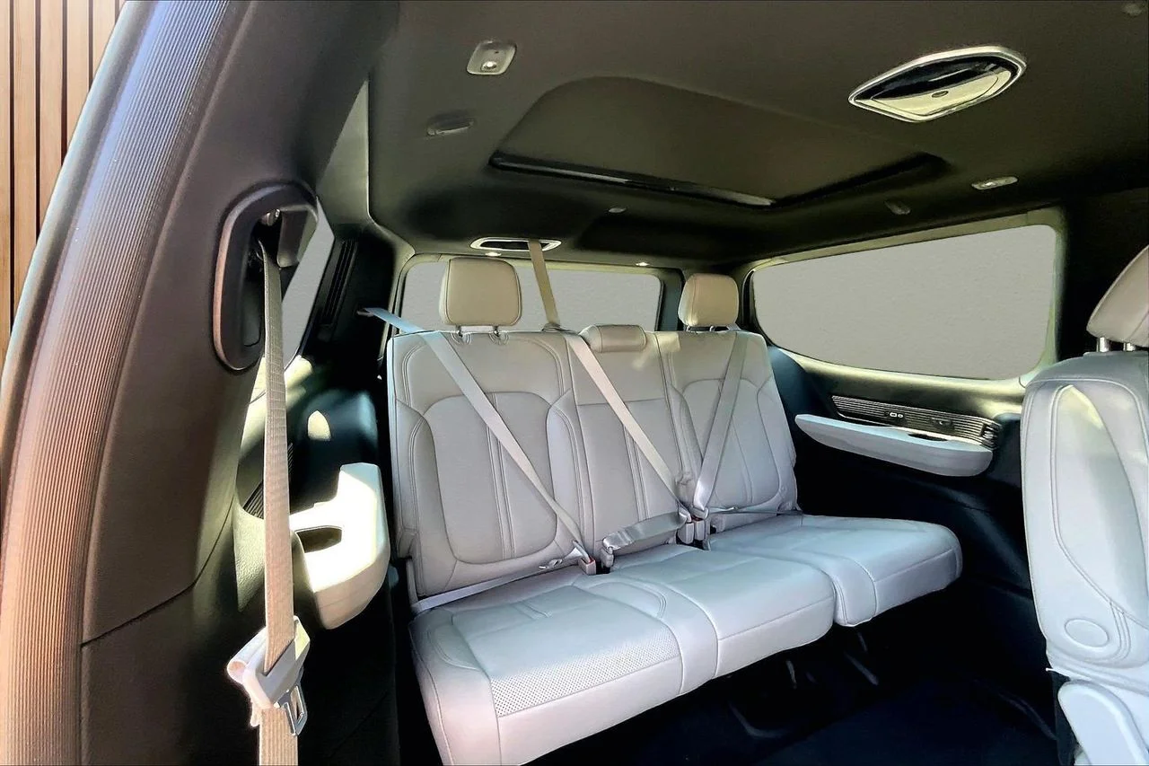 New 2026 Bright White Clear-Coat Exterior Paint Jeep  image 26