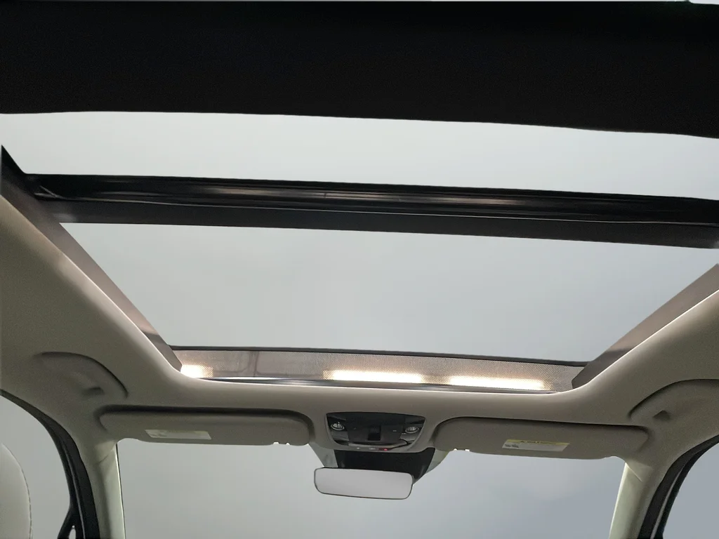 Used 2022 White Kia S X-LINE image 19