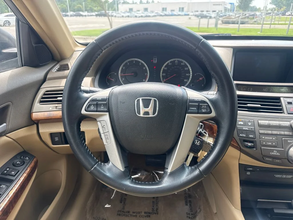 Used 2009 Crystal Black Pearl Honda EX-L image 19