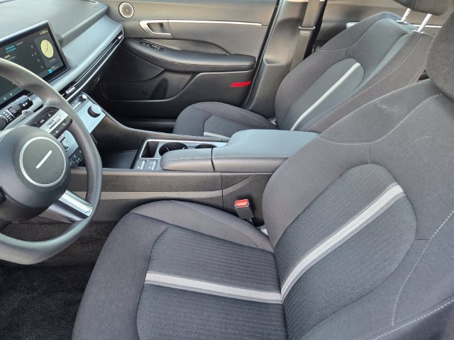 Used 2025 Gray Hyundai SEL image 15