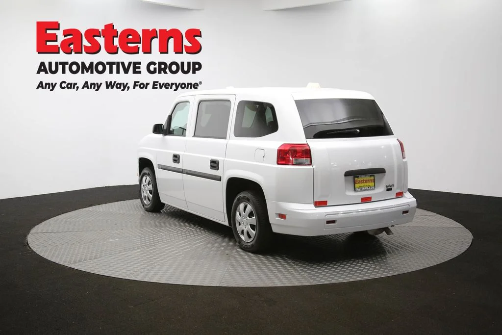 Used 2014 White VPG Taxi image 60