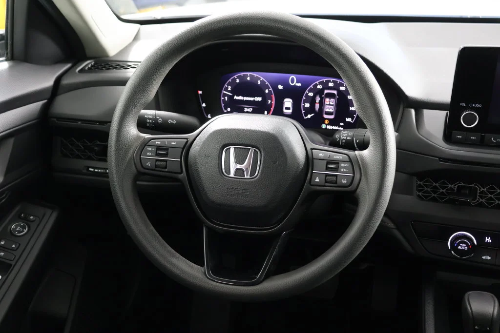 Used 2024 Platinum White Pearl Honda LX image 10