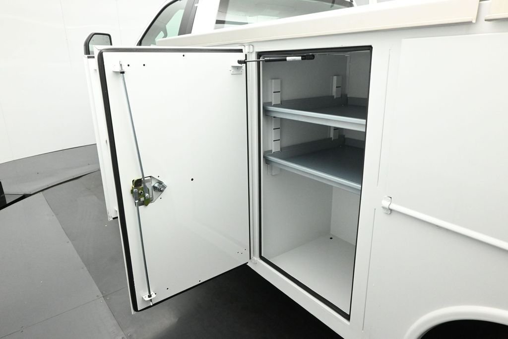 New 2025 Oxford White Ford XL image 17