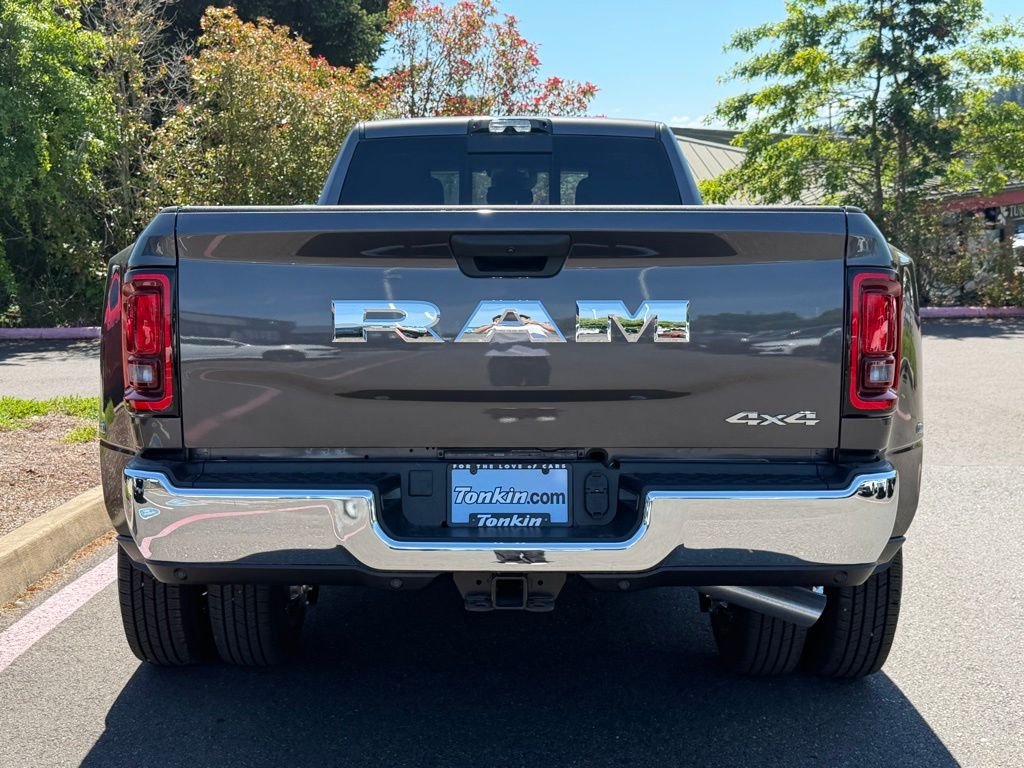 New 2026 Granite Crystal Metallic Clear-Coat Exterior Paint RAM Tradesman image 6
