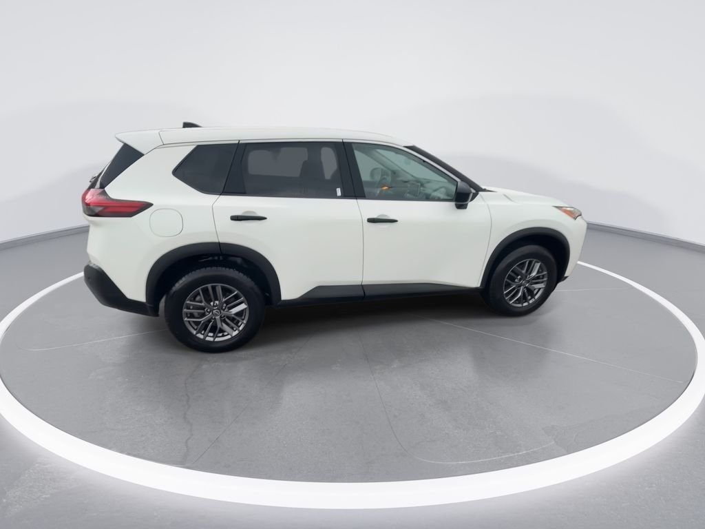 Used 2023 White Nissan S image 9