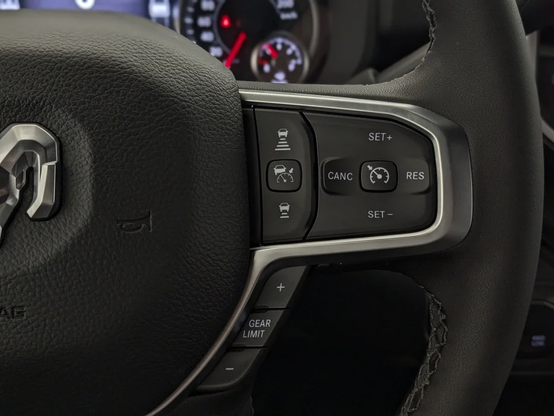 New 2026 Blue RAM Big Horn - - 6.7L HO Diesel - 5th Wheel/Gooseneck Prep - Sport App Pkg - Nav - Cargo Cam & More! image 18